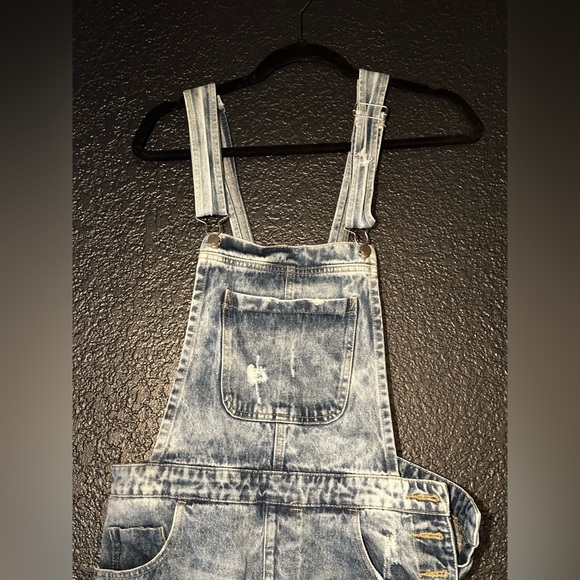 Woman’s Medium Forever 21 Overalls- stonewashed style -new - Picture 9 of 9
